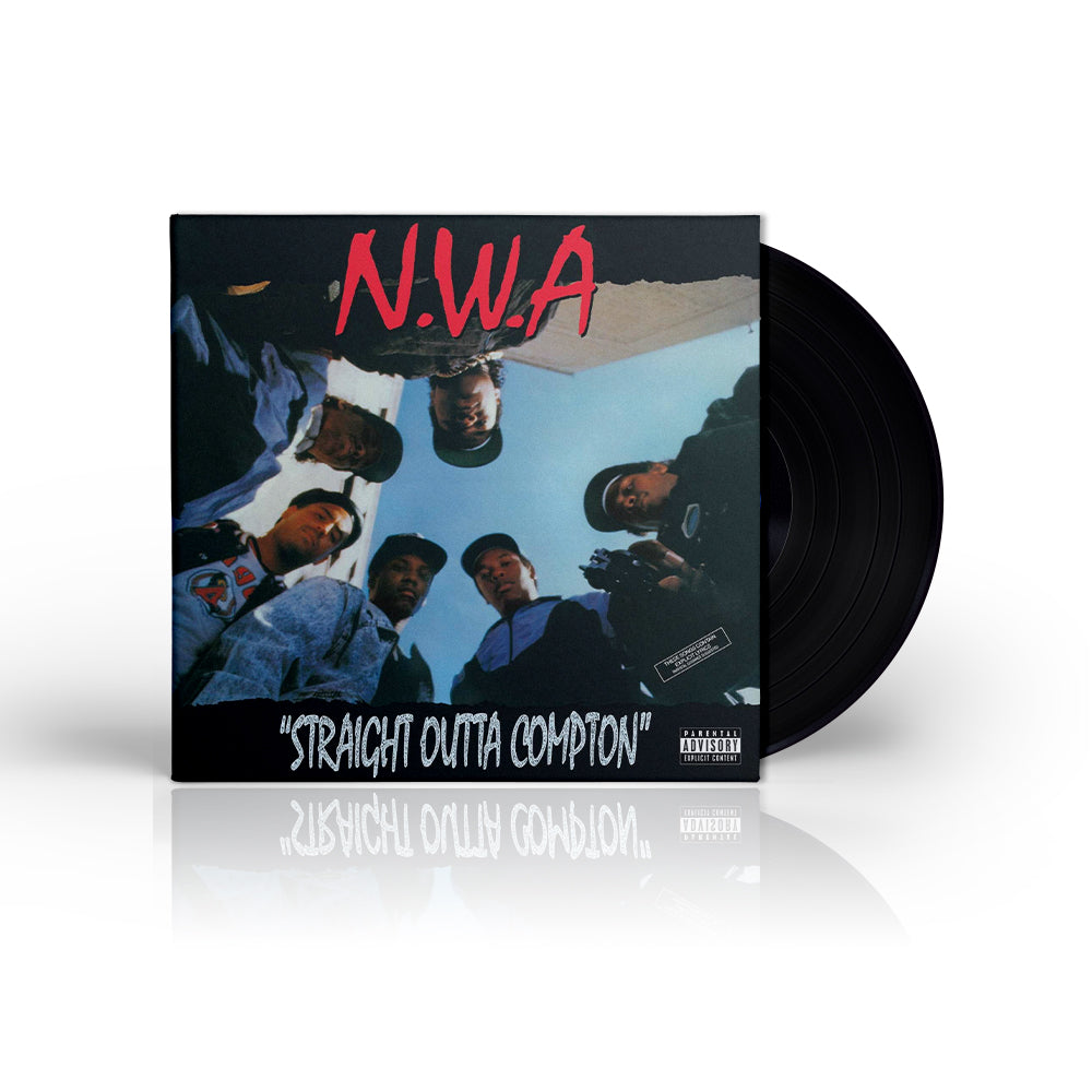 La custodia che contiene il vinile Straight Outta Compton di N.W.A, l'album iconico che ha fatto la storia dell'hip hop in una versione stampata su vinile nero