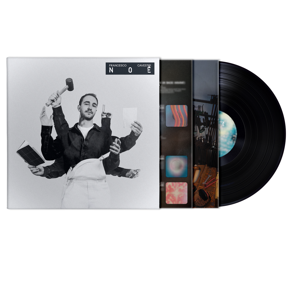 LP Vinile Noè album di Francesco Cavestri co copertina in bianco e nero e disco nero in vista e busta interna personalizzata
