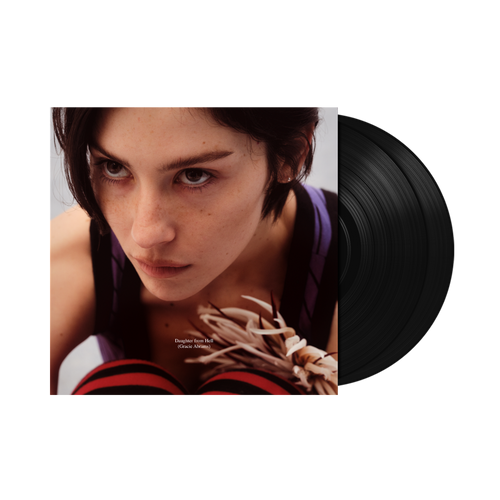 vinile nuovo album di Gracie abrams con foto primo piano viso della cantante doppio LP nero in vista copertina con titolo semplice