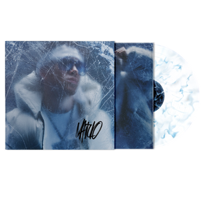 LP singolo in vinile colorato trasparente con effetto blu marmorizzato del nuovo album di low-red dal titolo MARIO III con copertina standard con foto di low-red opaca con patina effetto ghiaccio e busta del vinile personalizzata