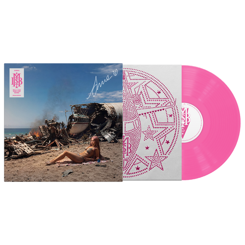 nuovo album di Anna Pepe in vinile rosa trasparente Million Dollar Babe Dollar Edition vinile LP fucsia autografato colored vinyl con copertina raffigurante l artista seduta su una spiaggia davanti a un relitto aereo in fiamme e inserto esclusivo con grafica rosa decorata da cristalli