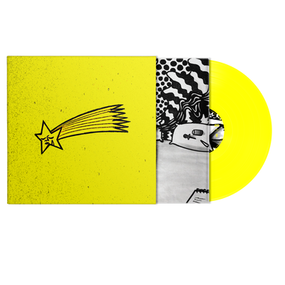 stellar boy vinile giallo singolo LP in vista con copertina gialla con disegno di una stella cometa, buste interne personalizzate con disegni in bianco e nero