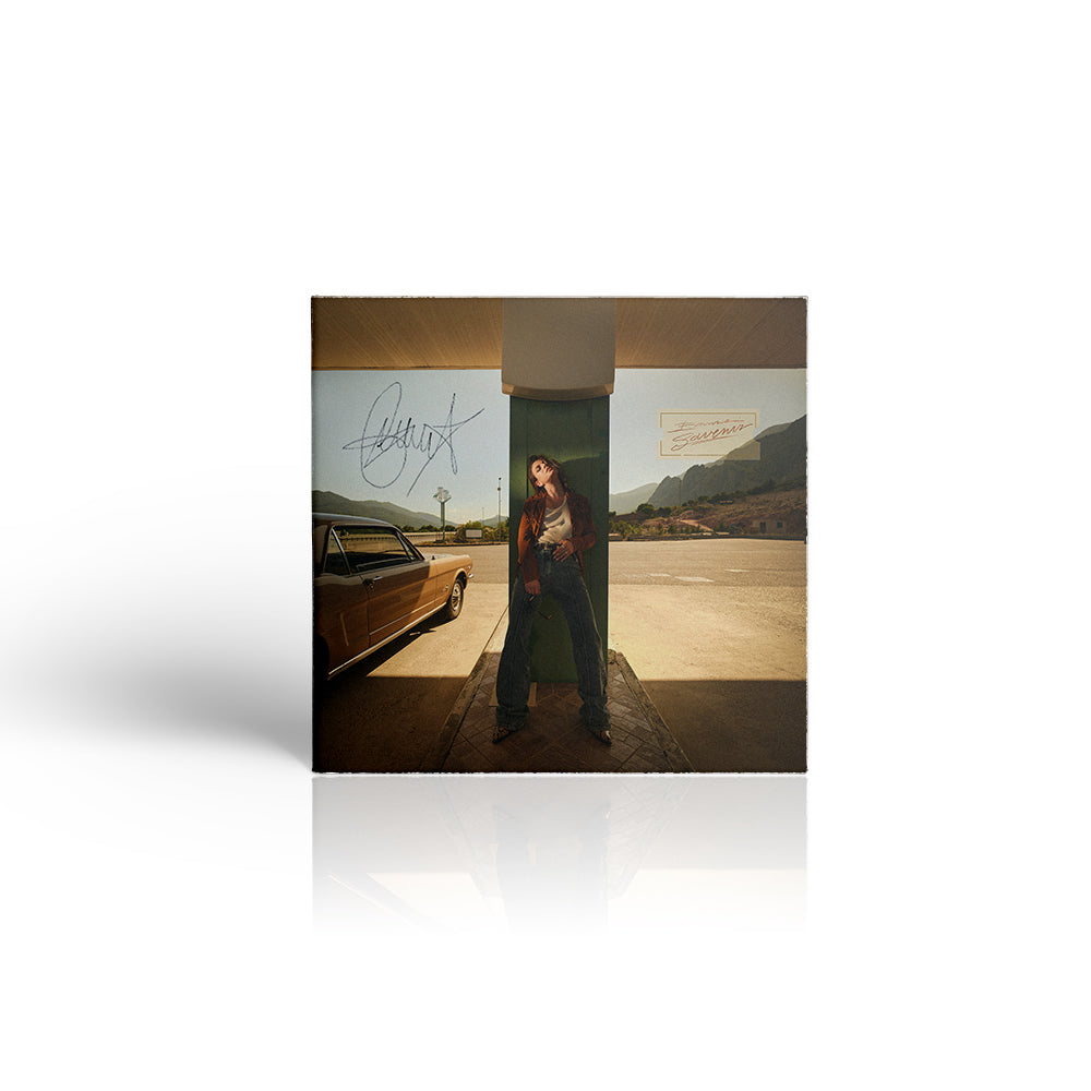 la versione del nuovo album di emma SOUVENIR su CD Autografato da Emma in persona in vendita in esclusiva solo sullo shop online di Universal